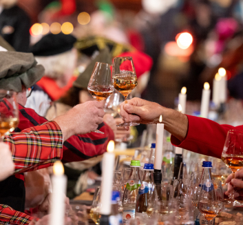 2_Naerrische_Weinprobe-5076